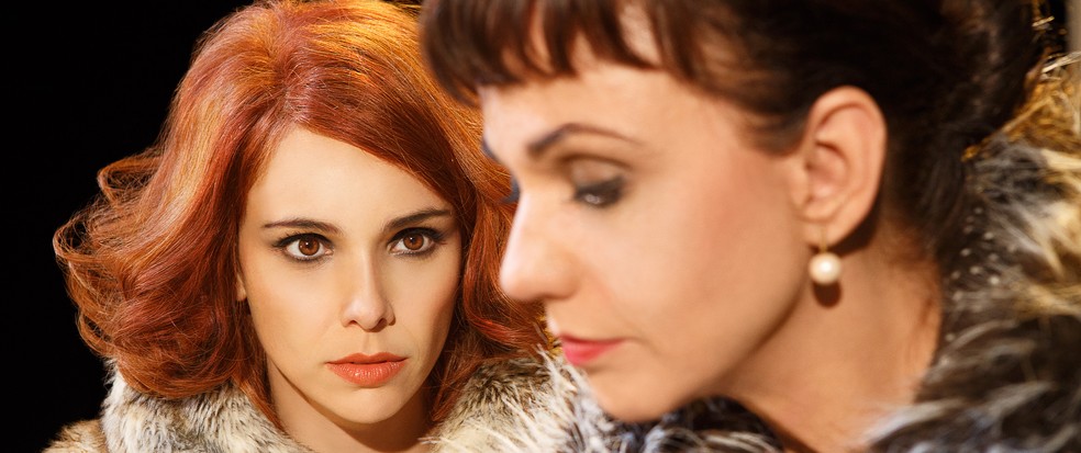 Espetáculo 'Contrações' com Débora Fallabella e Yara de Novaes  — Foto: Vitor Zorzal/Divulgação