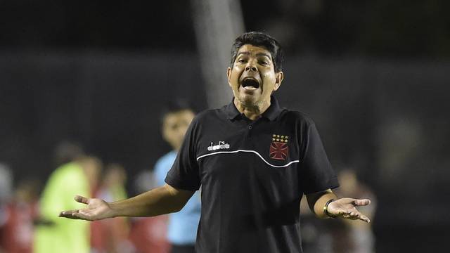 Marcos Valadares na partida contra o Santos