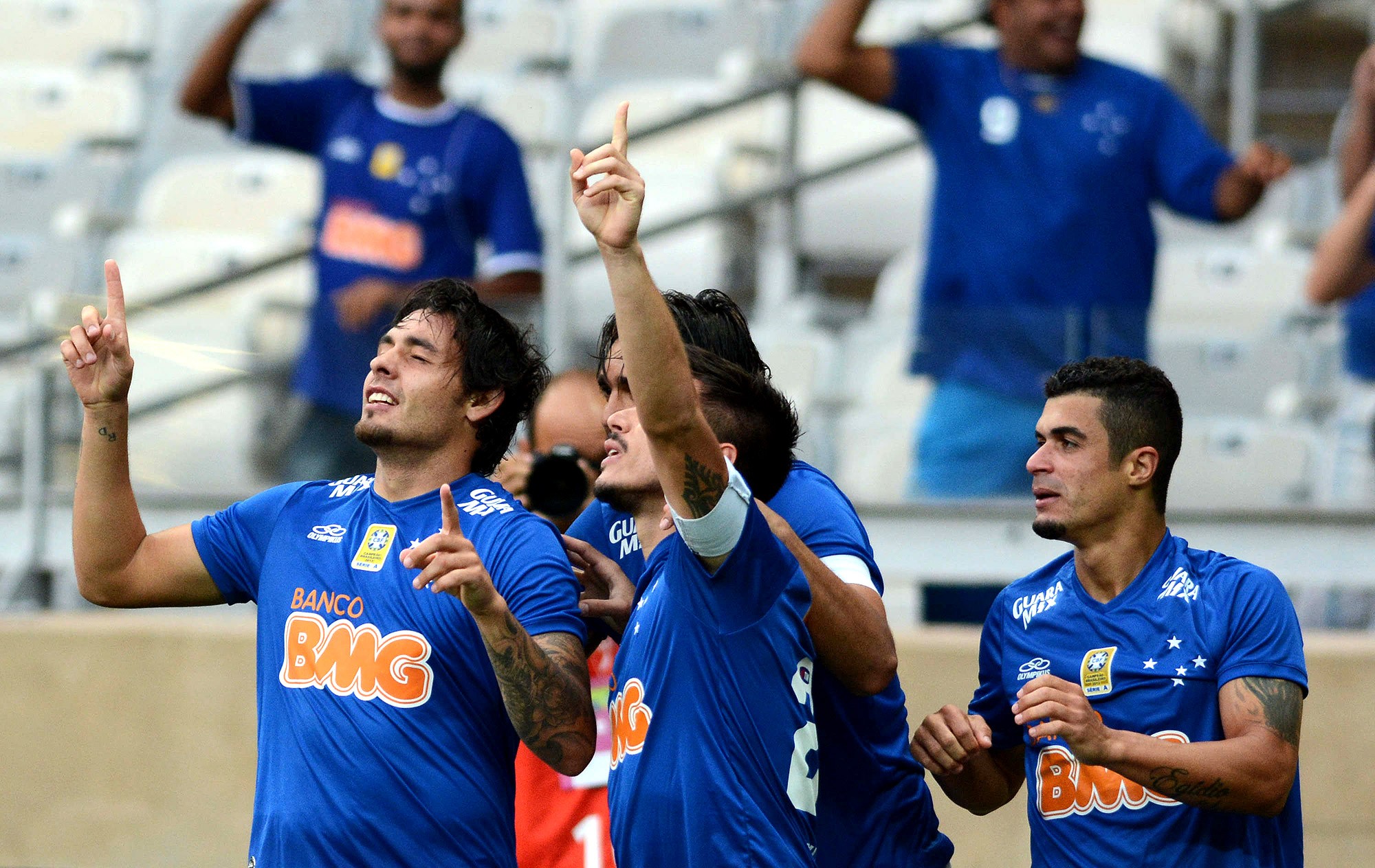 Pacotão do Cruzeiro: liderança certa com gols de artilheiros e ajuda de rival