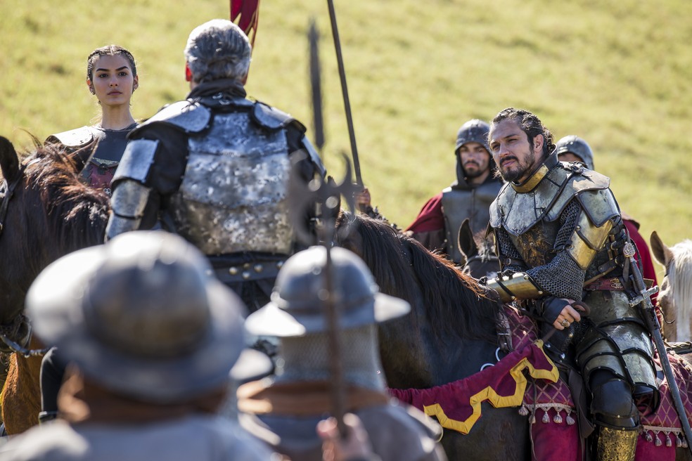 Otávio aceita com a condição de Selena ser entregue a ele (Foto: Artur Meninea/Gshow)