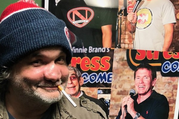 O comediante Artie Lange com nariz deformado por conta de seu consumo excessivo de drogas (Foto: Twitter)