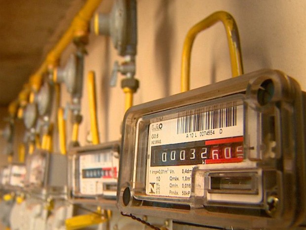 Engenheiros vão apurar suposto vazamento de gás no conjunto habitacional em Barretos (Foto: Claudio Oliveira/EPTV) Engenheiros vão apurar suposto vazamento de gás no conjunto habitacional em Barretos (Foto: Claudio Oliveira/EPTV)