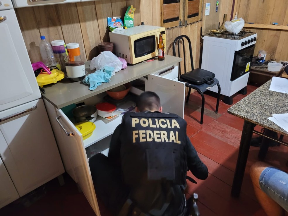 Mandados são cumpridos nesta segunda-feira (3) nas cidades acreanas de Cruzeiro do Sul e Porto Walter e em Guajará (AM) — Foto: Arquivo/PF
