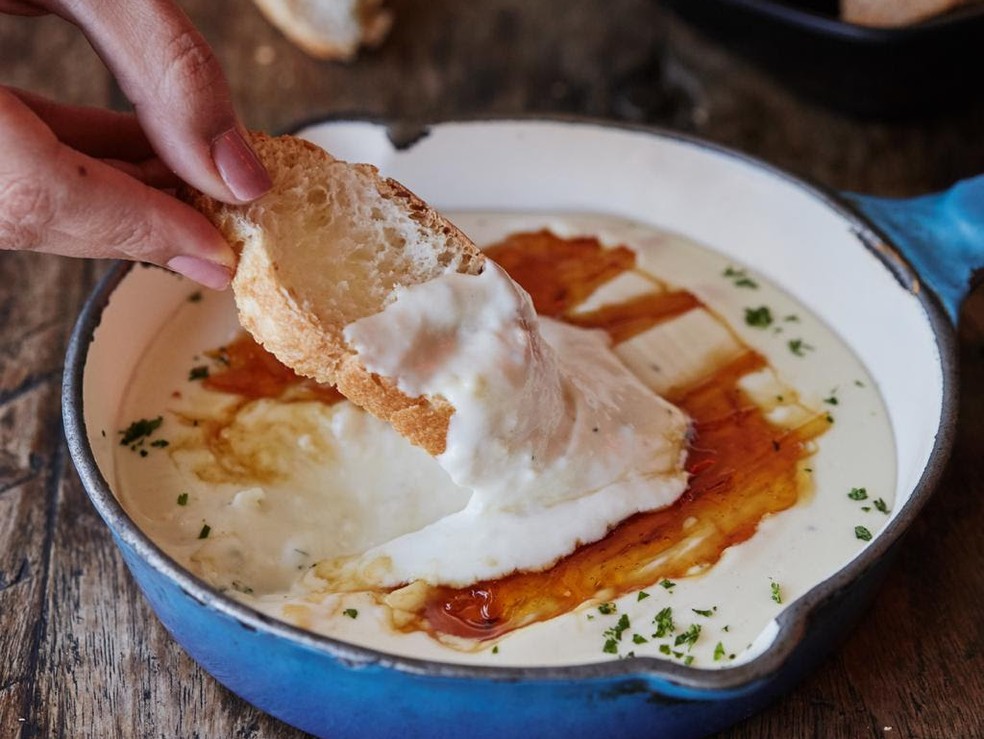 Brûleé de queijos da chef Giovanna Maia — Foto: Giovanna Maia/Divulgação