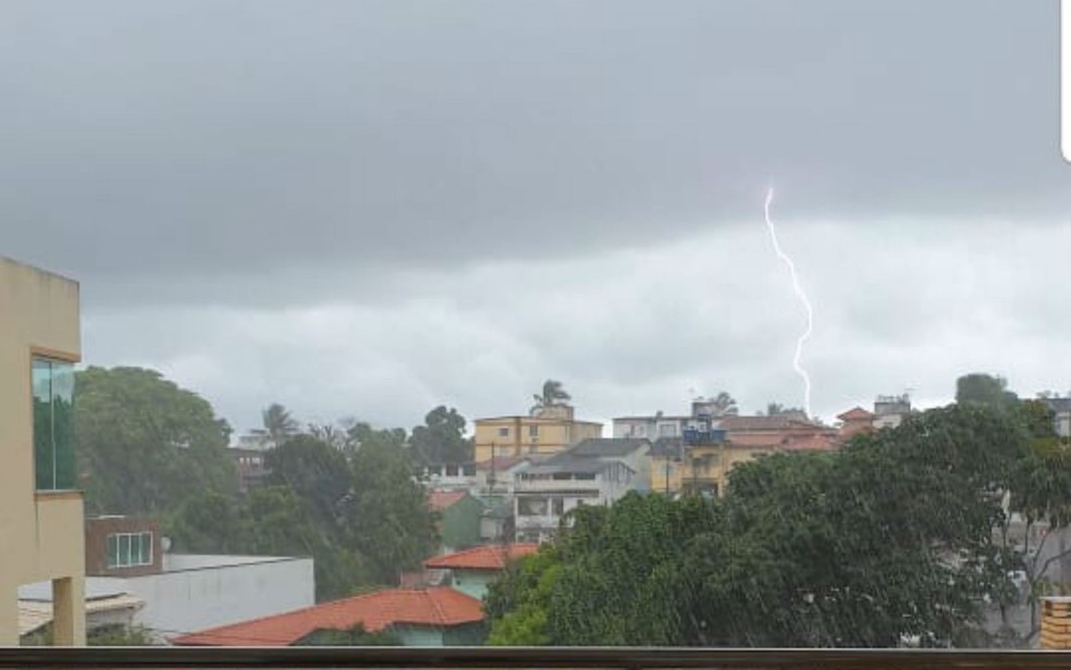 Bairro do Cabula também é afetado pelas fortes chuvas na capital — Foto: Valma Silva/G1 BA