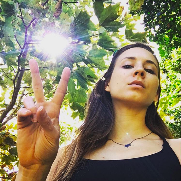 A atriz Troian Bellisario (Foto: Instagram)