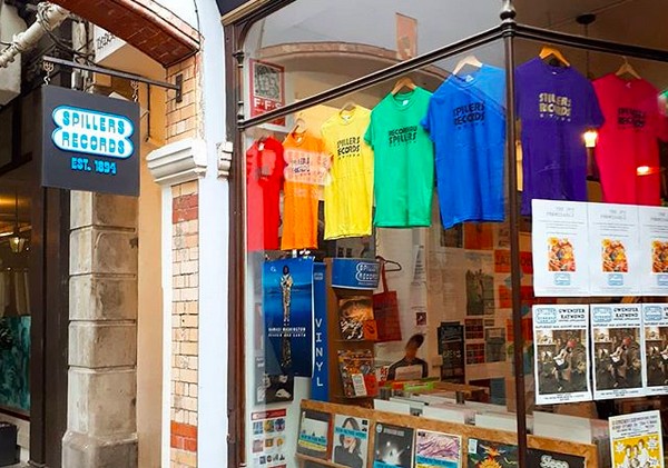 A loja de discos mais antiga do mundo, Spillers Records, fundada em 1894, na cidade de Cardiff, no País de Gales (Foto: Instagram)