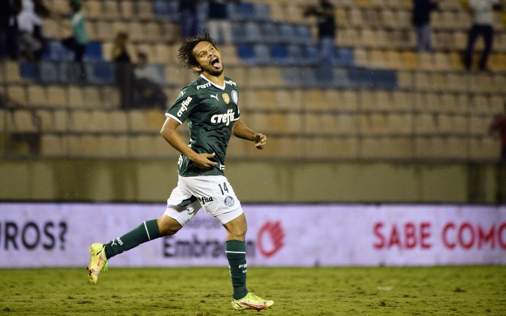 Scarpa festeja nova chance como meia no Palmeiras e brinca sobre golaço:  "Coruja não vai dormir" | palmeiras | ge