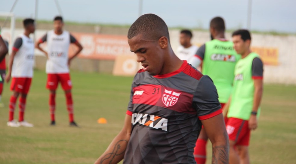 Maílson não conseguiu repetir a passagem de 2017 e tem sido pouco usado — Foto: Denison Roma/GloboEsporte.com
