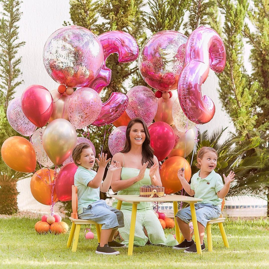 Andressa Suita celebra aniversário os filhos: "33 anos de vida em um caminho abençoado" (Foto: Reprodução/Instagram)