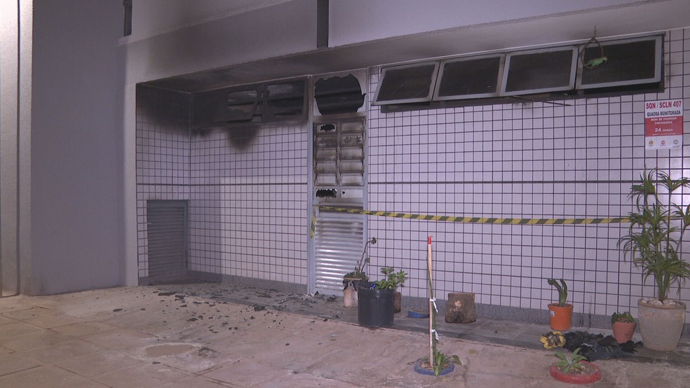 Apartamento pega fogo na Asa Norte, no DF — Foto: TV Globo/Reprodução
