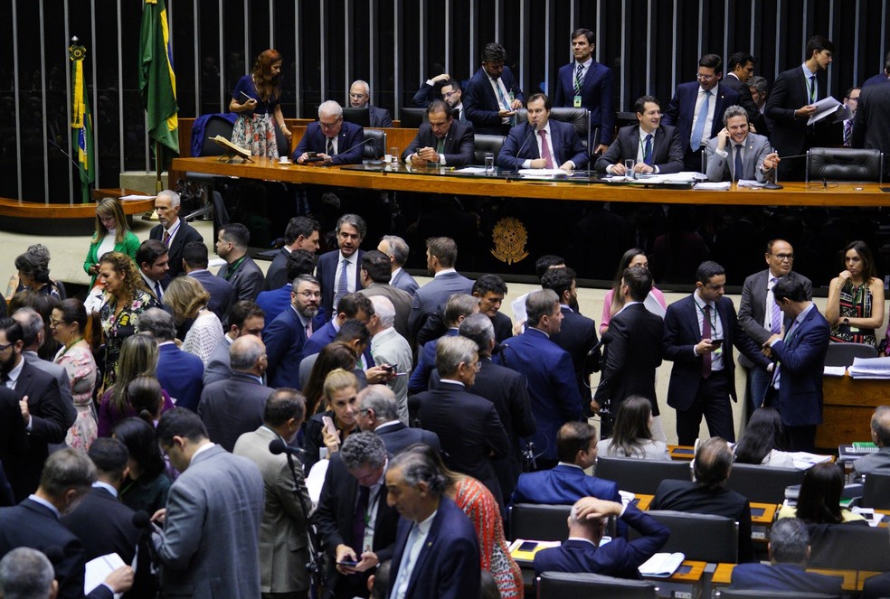 Deputados reunidos no plenário da Câmara durante a sessão desta quarta-feira (11) — Foto: Pablo Valadares/Câmara dos Deputados