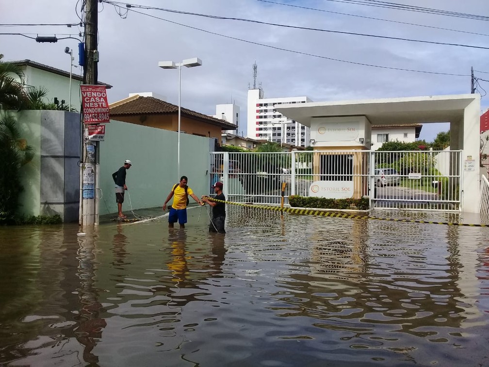 Resultado de imagem para mais chuva em Lauro de Freitas