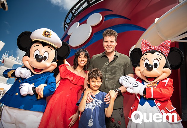 Thiago Fragoso com a mulher, Mariana Vaz, e o filho, Benjamin Vaz Fragoso (Foto: Harrison Cooney/ Ed. Globo) Thiago Fragoso com a mulher, Mariana Vaz, e o filho, Benjamin Vaz Fragoso (Foto: Harrison Cooney/ Ed. Globo)