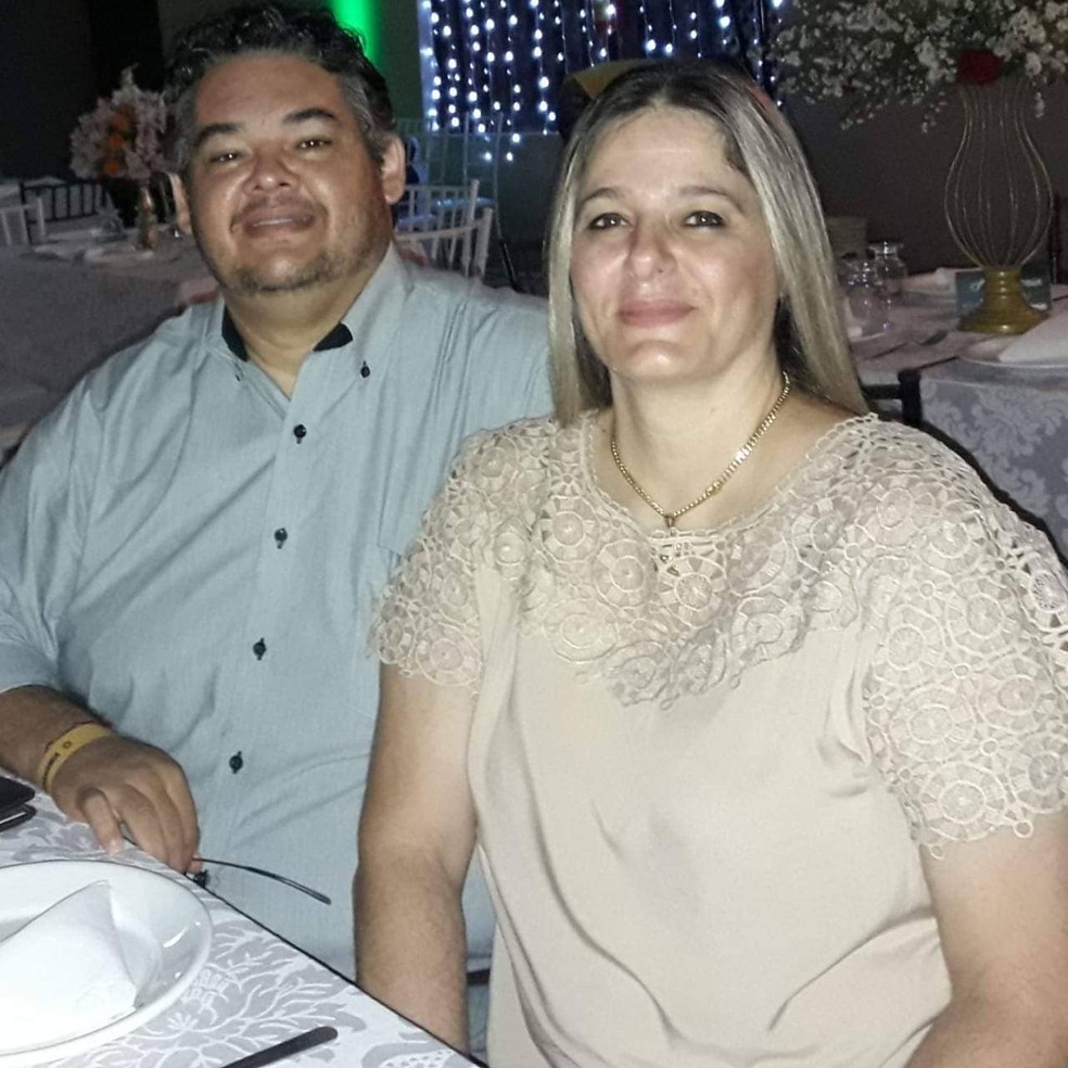 Claudia Cristina Zocal, de 48 anos, mulher do vereador Eduardo Ribeiro da Silva (PSD), de 45 anos, que morreu vítima da Covid-19 em maio deste ano, faleceu neste sábado (5) também pela doença em Mato Grosso — Foto: Facebook