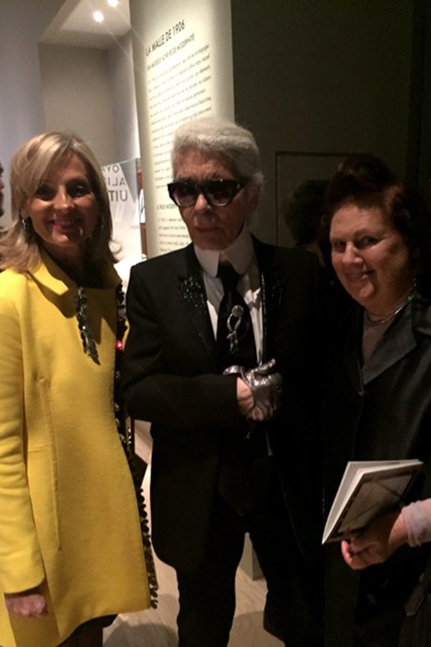 Bernard Arnault’s wife, pianist Hélène Mercier, with Karl Lagerfeld and Suzy Menkes (Foto: @SuzyMenkesVogue)
