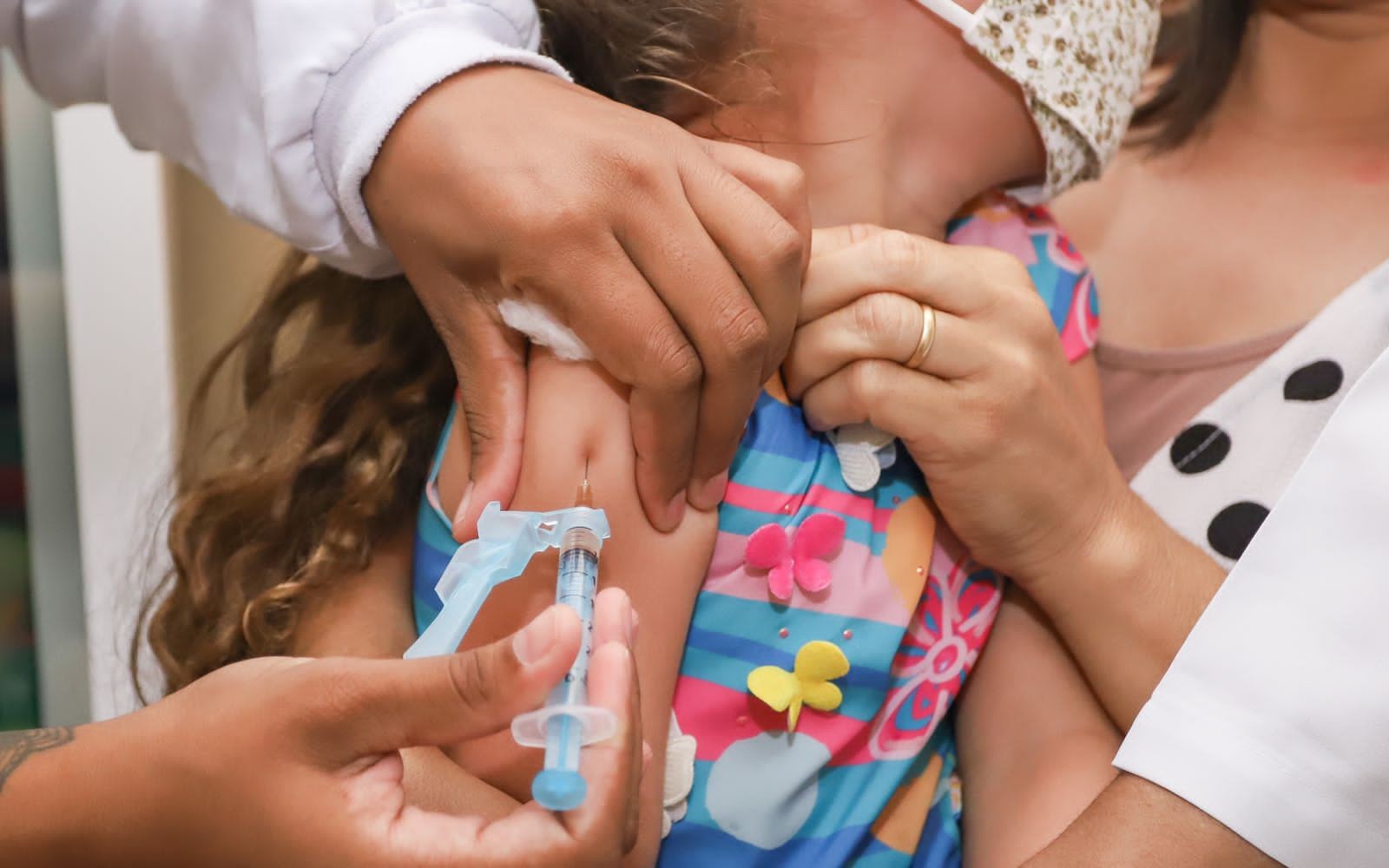 Cascavel começa aplicação de vacina contra a gripe em unidades da rede pública de ensino