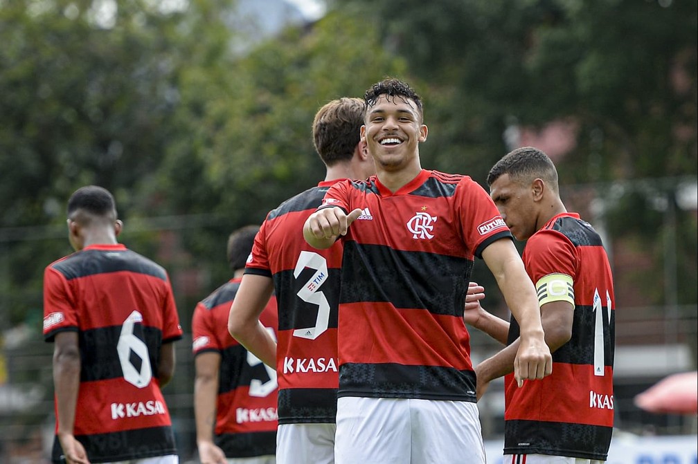 Victor Hugo Flamengo sub-17 — Foto: Marcelo Cortes / Flamengo