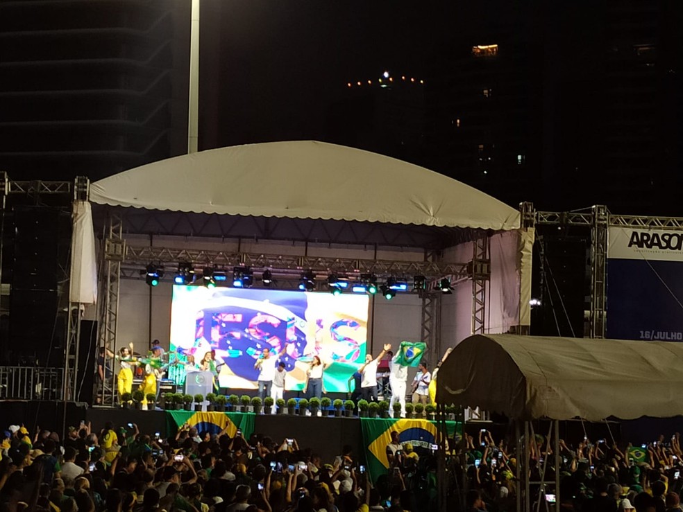 Palco do evento Marcha para Jesus em Fortaleza — Foto: Alessandra Castro/SVM