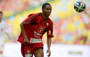 Com negociação por Elias parada, Fla tem esperança, mas analisa plano B