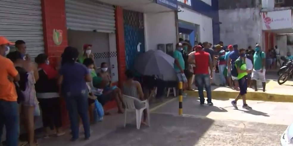 Seis em cada dez baianos moram em casas onde pelo menos um membro da família recebeu o benefício — Foto: Reprodução/TV Bahia