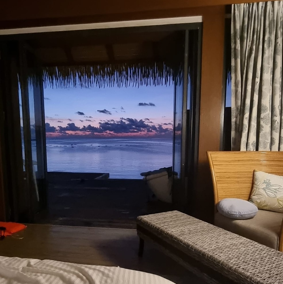 Casal está isolado em quarto de hotel nas Maldivas — Foto: Arquivo Pessoal