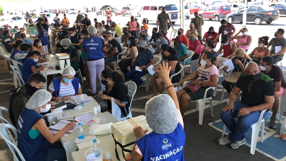 Movimentação no posto do Coema em Manaus para vacinação contra a Covid-19. — Foto: Gato Júnior/ Rede Amazônica