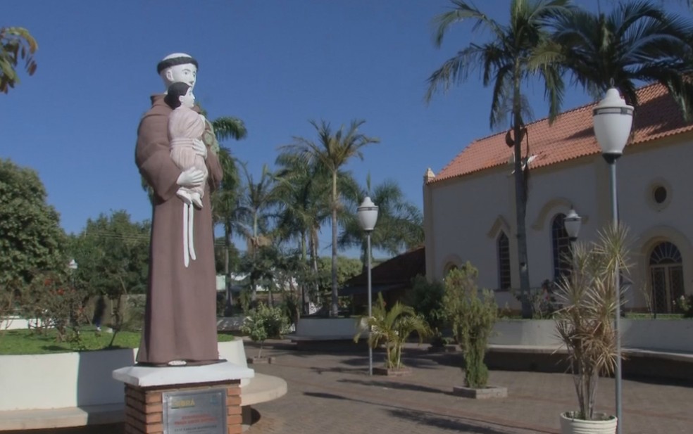 Coronavírus deixou as ruas de Borá ainda mais vazias — Foto: Reprodução/TV TEM