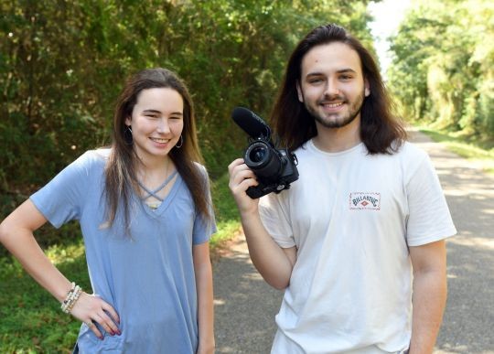 Tori Welford e um amigo (Foto: Reprodução Facebook)