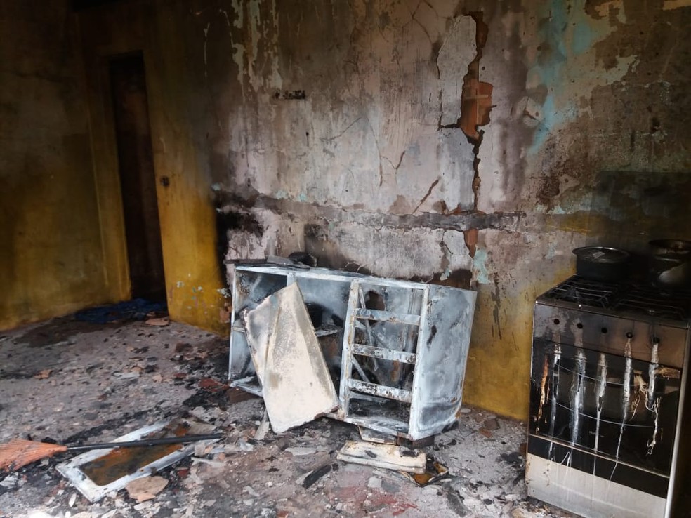 Cozinha da casa destruÃ­da pelo incÃªndio â?? Foto: PolÃ­cia Civil/DivulgaÃ§Ã£o