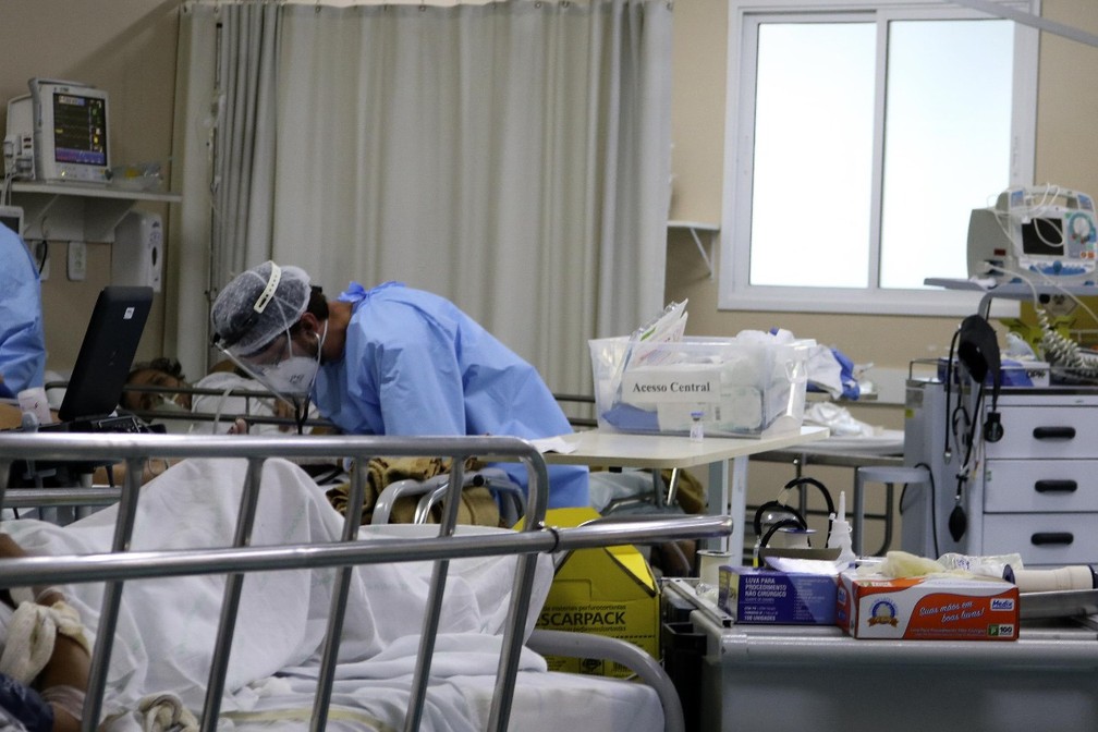 A UPA Moacyr Scliar, na zona Norte de Porto Alegre, já atendeu mais de 25 mil pacientes da Covid-19. Na terça-feira (23), atendimentos externos foram cancelados pela ocupação total de pacientes do novo coronavírus em atendimento na unidade. — Foto: Miguel Noronha/Agência Estado