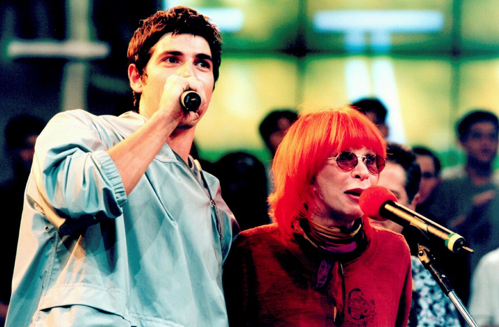 Reynaldo Gianecchini e Rita Lee no 'Altas Horas', em 2001 — Foto: Acervo Grupo Globo