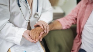 Problemas intestinais podem ser sinal precoce de Parkinson, diz estudo