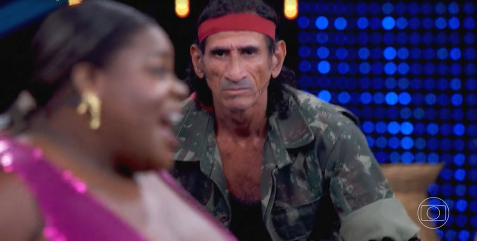 Jojo é salva por 'Rambo', no 'Domingão' — Foto: Globo