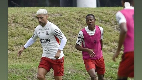 Com Flamengo em turbulência, Arrascaeta 'se escala' e avisa: 'Juntos somos mais fortes'