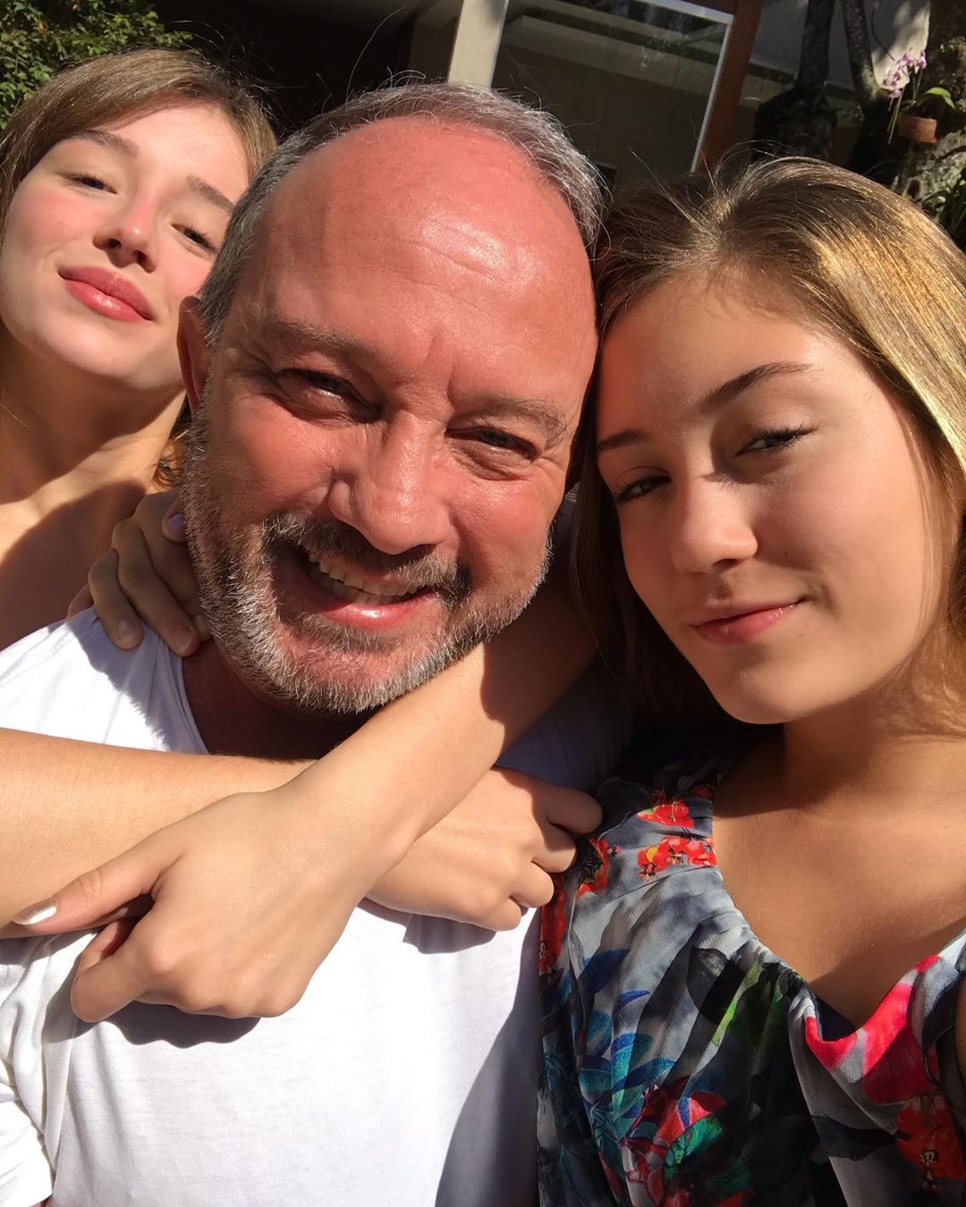 Luiz Fernando Barreiros com as filhas Duda e Amanda (Foto: Reprodução/Instagram)