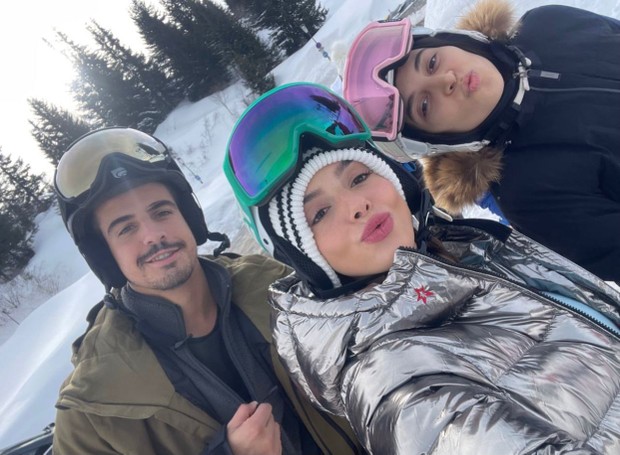 Enzo Celulari, Giovanna Lancellotti e amiga (Foto: Reprodução / Instagram)