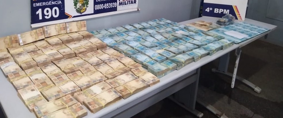 Dinheiro em espécie foi furtado da vítima em São José do Rio Claro e apreendido em Várzea Grande — Foto: Polícia Militar de Várzea Grande