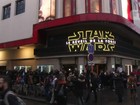 Fãs de 'Star Wars' ficam na fila desde a madrugada para ver o novo filme