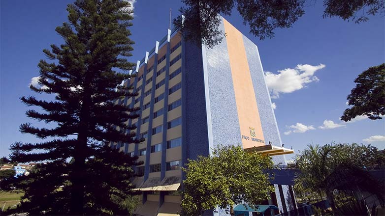 Prefeito de São José dos Campos sanciona aumento nos salários dos secretários municipais