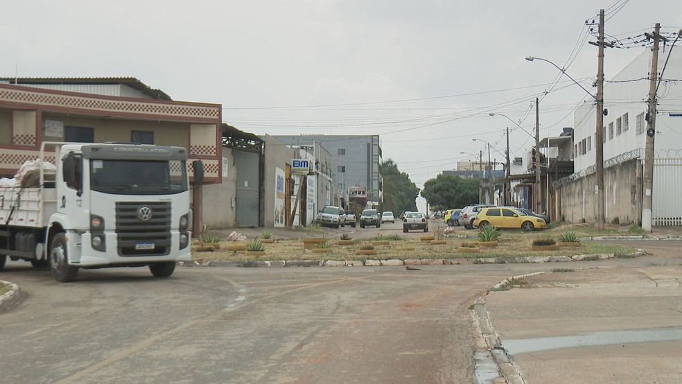 Rotatório em Ceilândia, no DF, é usada para manobras perigosas — Foto: TV Globo/Reprodução