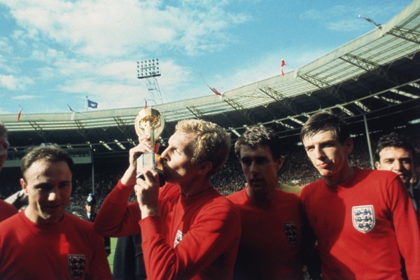 A taça Jules Rimet, conquistada pela Inglaterra em 1966 (Foto: getty)
