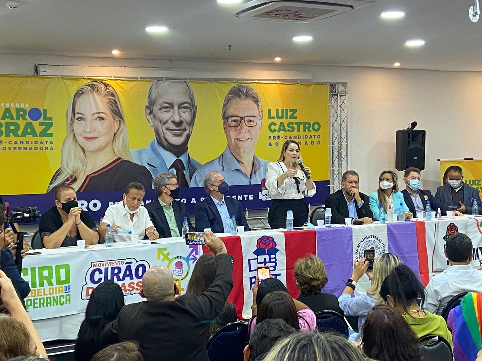 Com Ciro Gomes, Carol Braz e Luiz Castro lançam pré-candidatura ao governo do AM e Senado