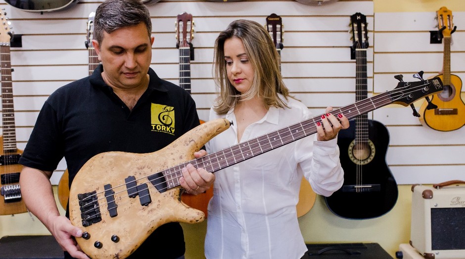 Eles criaram uma microfranquia para consertar instrumentos musicais na casa dos clientes - Pequenas Empresas Grandes Negócios