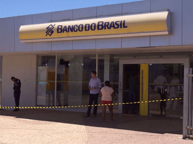 Assalto aconteceu na agência do Banco do Brasil, em Alvorada (Foto: Clebersom Brito/Portal Claudemir Brito)