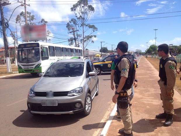 Operação ocorre em rodovias estaduais e federais do Amapá rodovida operação prf acidentes estradas fim de ano (Foto: Jéssica Alves/G1)