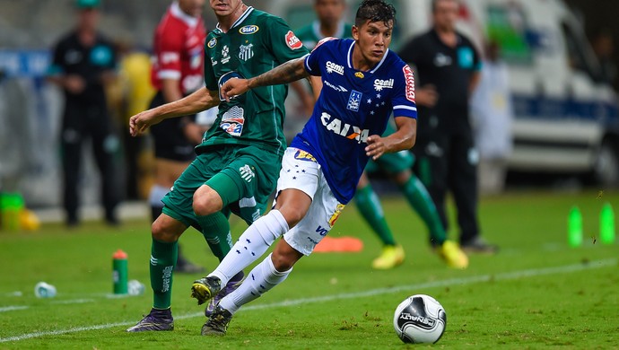 Mesmo cauteloso, Lucas Romero vê Cruzeiro como favorito no clássico