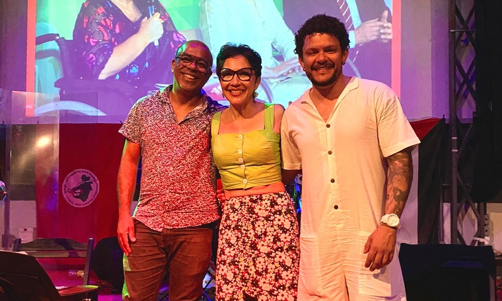 Valéria Oliveira se apresenta com Jubileu Filho e Kelliney Silva neste sábado (11) — Foto: Divulgação