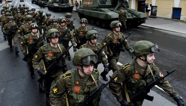 Parlamentares: russos recorrem a mudança de sexo para evitar ser convocados à guerra 