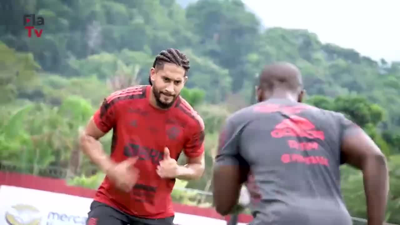 Em 29 de março, Pablo fez seu primeiro treino no campo com fisioterapeutas do Flamengo